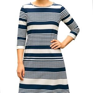 Lilly Pulitzer Boat neck Marlowe Striped t-shirt Dress Navy white stripes Size S